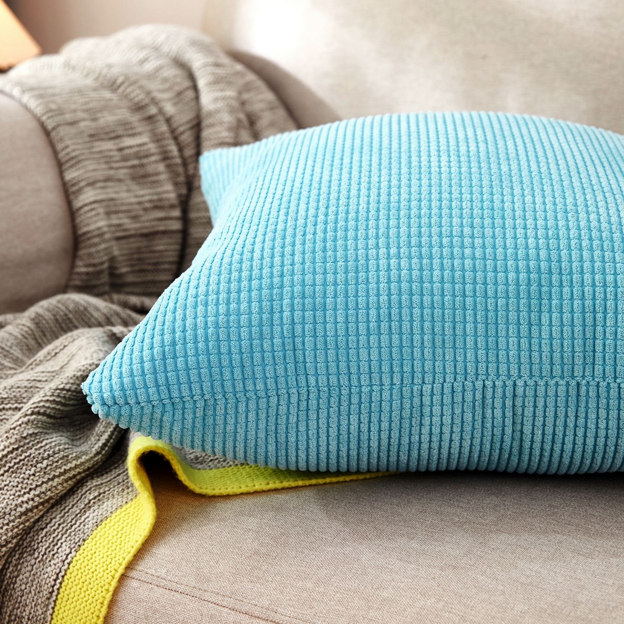 91家纺网 家纺一手货源 找家纺 沐沐家纺 2026新款玉米绒抱枕 天蓝