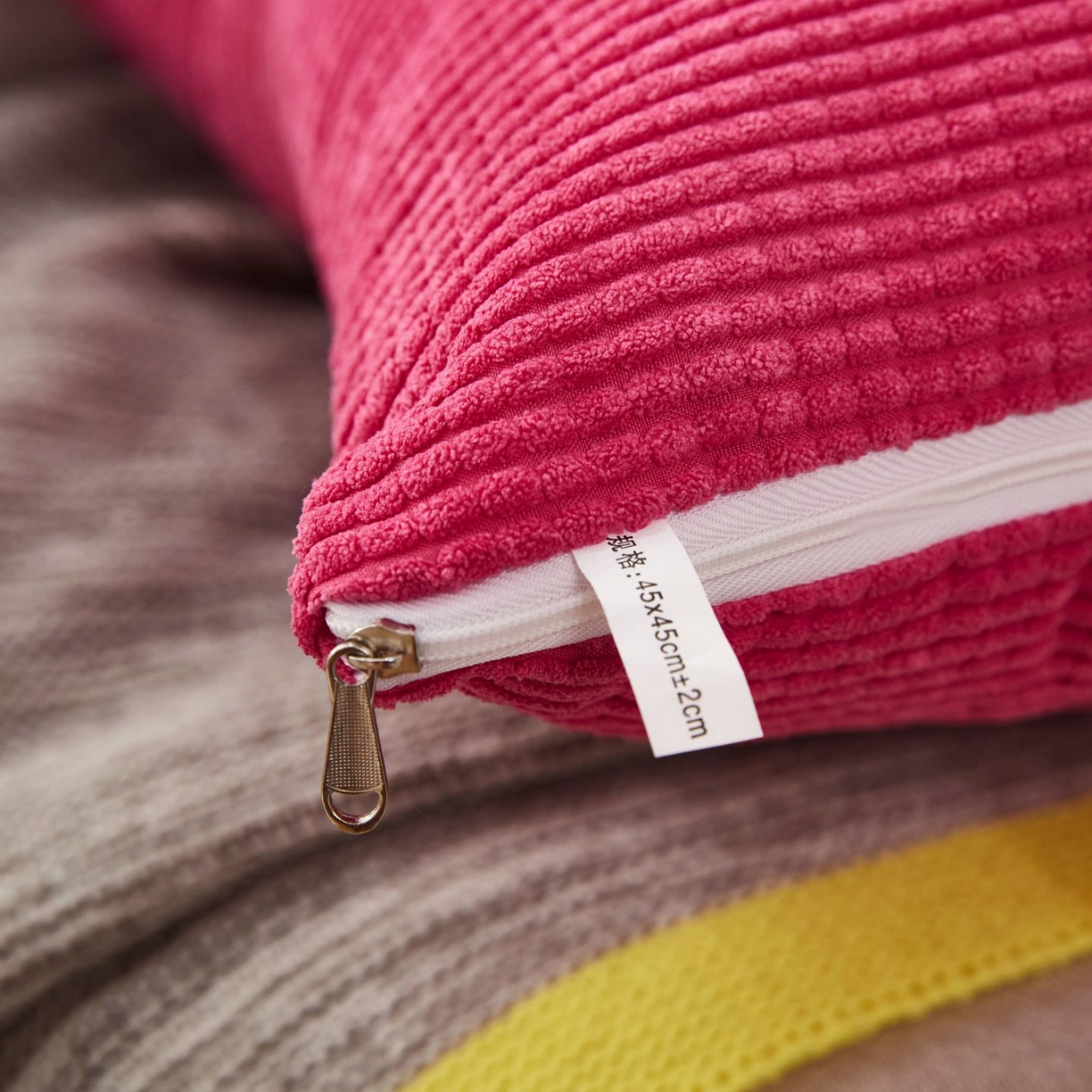 91家纺网 家纺一手货源 找家纺 沐沐家纺 2026新款玉米绒抱枕 玫红