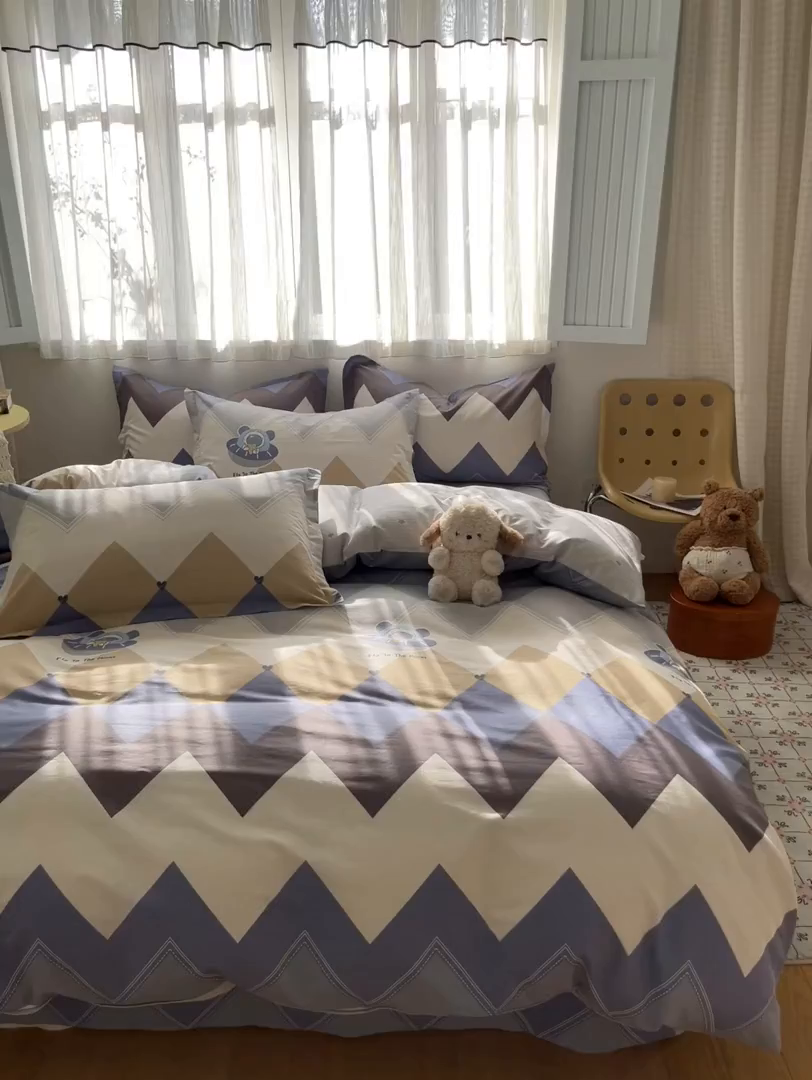 91家纺网 家纺一手货源 找家纺 花梦欣 2026新款全棉印花系列简约卡通款四件套 几何飞船