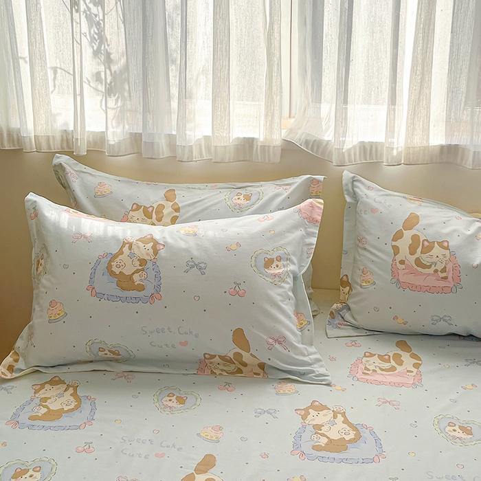 91家纺网 家纺一手货源 找家纺 花梦欣 2026新款全棉印花系列简约卡通款四件套 狸花小姐兰