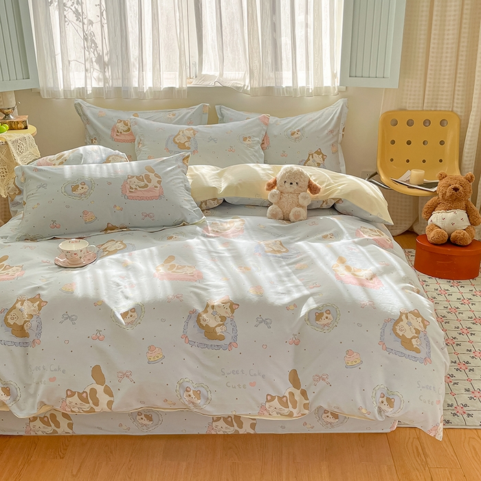 91家纺网 家纺一手货源 找家纺 花梦欣 2026新款全棉印花系列简约卡通款四件套 狸花小姐兰