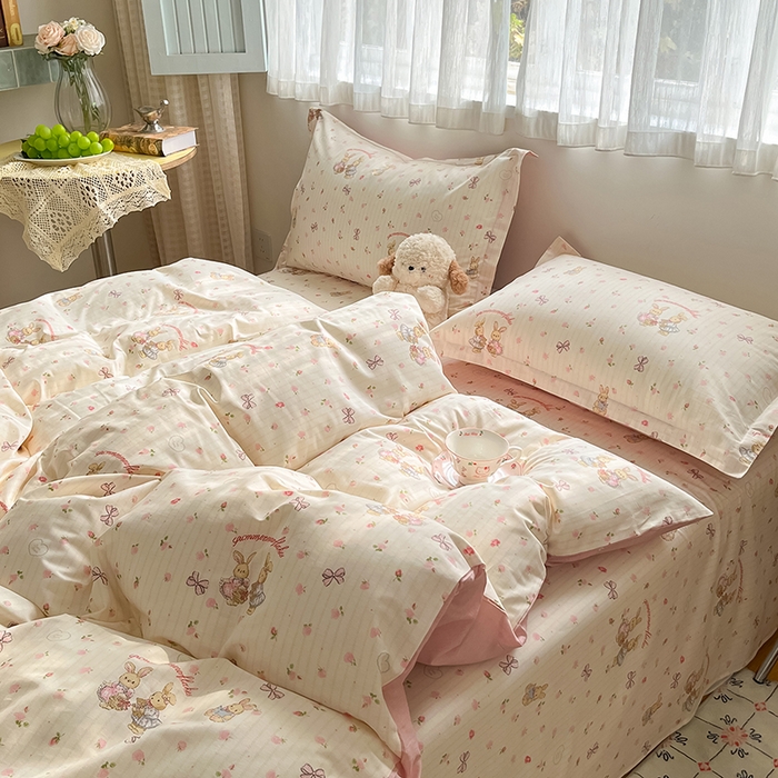 91家纺网 家纺一手货源 找家纺 花梦欣 2026新款全棉印花系列简约卡通款四件套 甜蜜纪念日