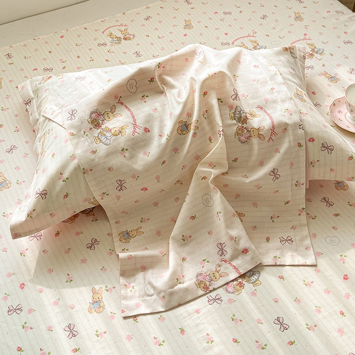 91家纺网 家纺一手货源 找家纺 花梦欣 2026新款全棉印花系列简约卡通款四件套 甜蜜纪念日