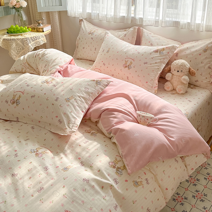 91家纺网 家纺一手货源 找家纺 花梦欣 2026新款全棉印花系列简约卡通款四件套 甜蜜纪念日