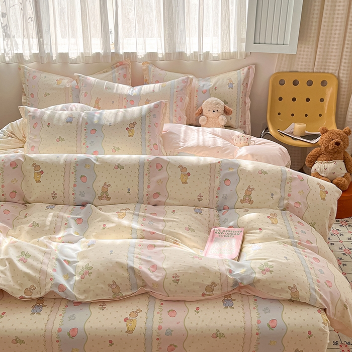 91家纺网 家纺一手货源 找家纺 花梦欣 2026新款全棉印花系列简约卡通款四件套 兔子草莓园