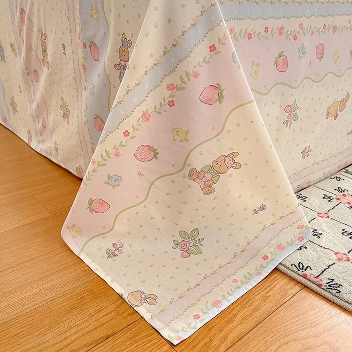 91家纺网 家纺一手货源 找家纺 花梦欣 2026新款全棉印花系列简约卡通款四件套 兔子草莓园