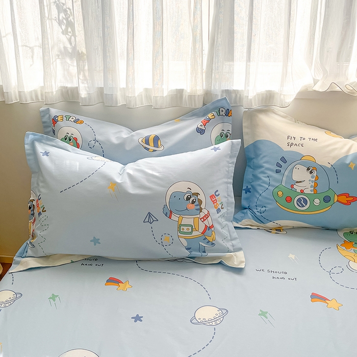 91家纺网 家纺一手货源 找家纺 花梦欣 2026新款全棉印花系列简约卡通款四件套 星际漫游记