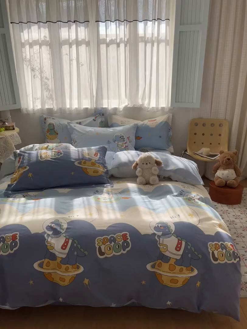 91家纺网 家纺一手货源 找家纺 花梦欣 2026新款全棉印花系列简约卡通款四件套 星际漫游记