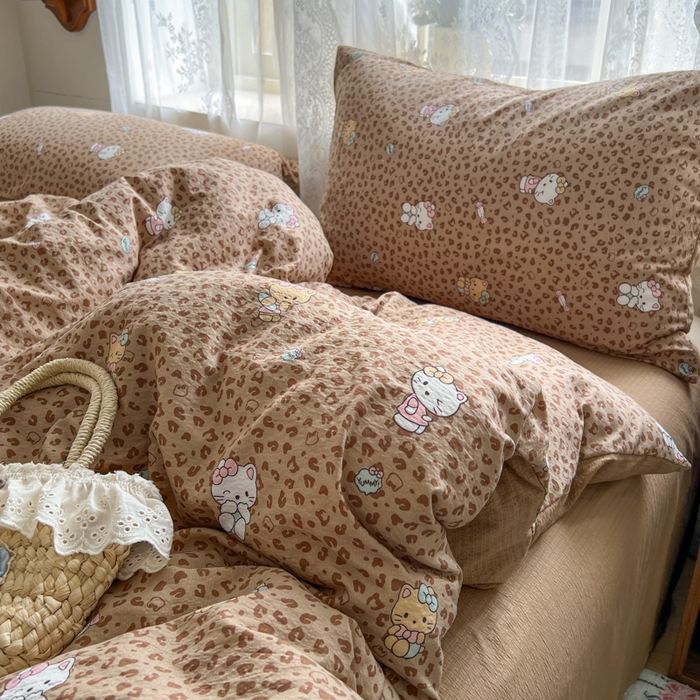 91家纺网 家纺一手货源 找家纺 妖妖家纺 2026新款敲可爱的奶呼呼云感双层纱简约四件套系列 豹豹猫猫-棕