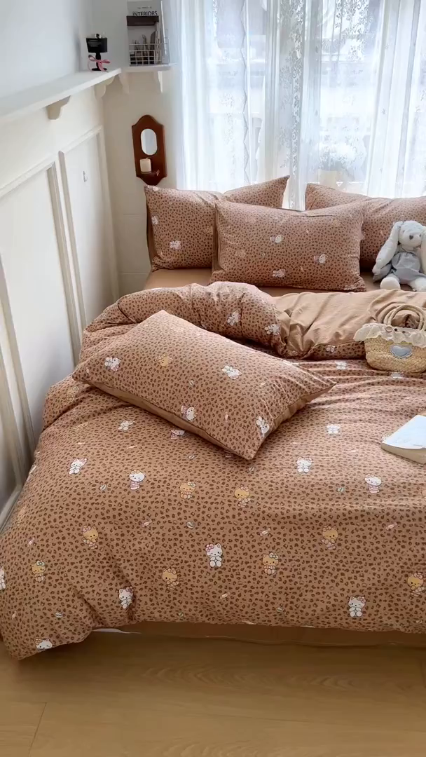 91家纺网 家纺一手货源 找家纺 妖妖家纺 2026新款敲可爱的奶呼呼云感双层纱简约四件套系列 豹豹猫猫-棕