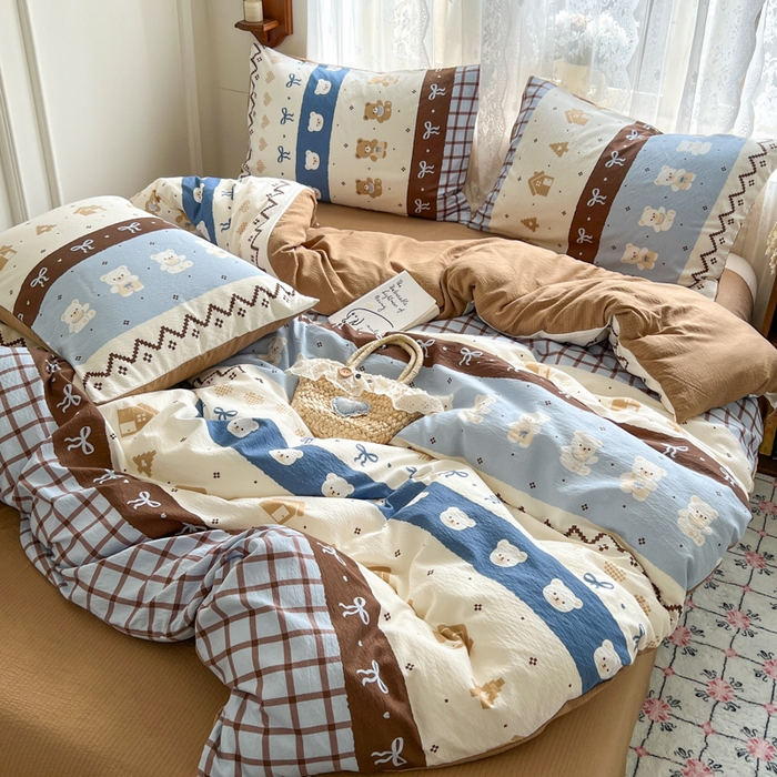 91家纺网 家纺一手货源 找家纺 妖妖家纺 2026新款敲可爱的奶呼呼云感双层纱简约四件套系列 费尔岛小熊