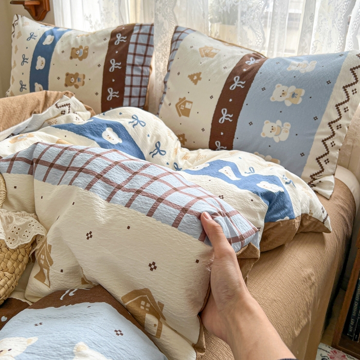 91家纺网 家纺一手货源 找家纺 妖妖家纺 2026新款敲可爱的奶呼呼云感双层纱简约四件套系列 费尔岛小熊