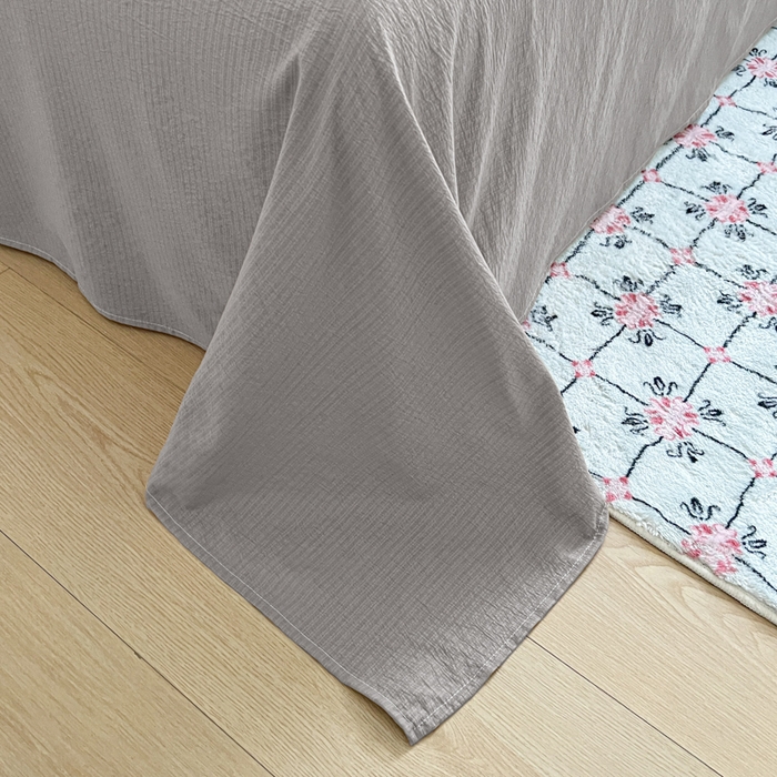 91家纺网 家纺一手货源 找家纺 妖妖家纺 2026新款敲可爱的奶呼呼云感双层纱简约四件套系列 格间心心