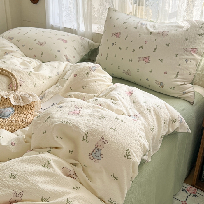 91家纺网 家纺一手货源 找家纺 妖妖家纺 2026新款敲可爱的奶呼呼云感双层纱简约四件套系列 花间兔宝