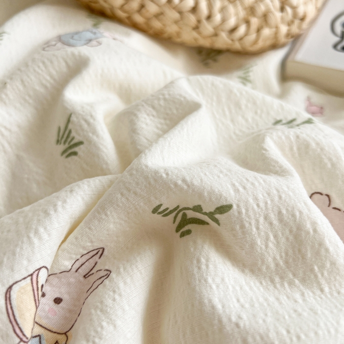 91家纺网 家纺一手货源 找家纺 妖妖家纺 2026新款敲可爱的奶呼呼云感双层纱简约四件套系列 花间兔宝