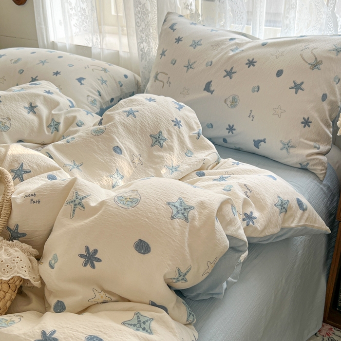 91家纺网 家纺一手货源 找家纺 妖妖家纺 2026新款敲可爱的奶呼呼云感双层纱简约四件套系列 浪沫星光