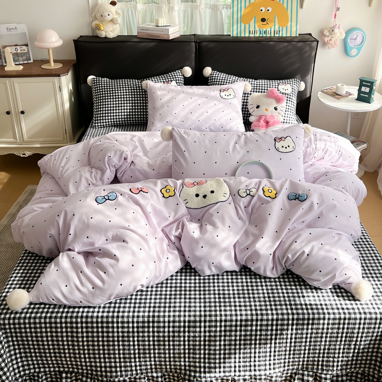 91家纺网 家纺一手货源 找家纺 富米莱（原臻工厂） 2026新款水洗棉波点毛巾绣黑格球球款床盖床裙四件套 幸福猫咪-紫
