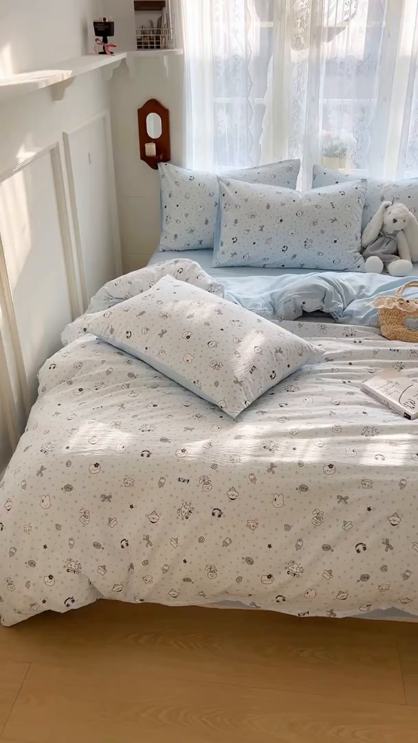 91家纺网 家纺一手货源 找家纺 妖妖家纺 2026新款敲可爱的奶呼呼云感双层纱简约四件套系列 萌宝乖乖