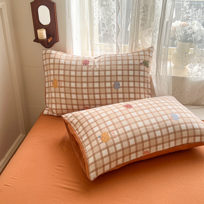 91家纺网 家纺一手货源 找家纺 妖妖家纺 2026新款敲可爱的奶呼呼云感双层纱简约四件套系列 田间瓜瓜