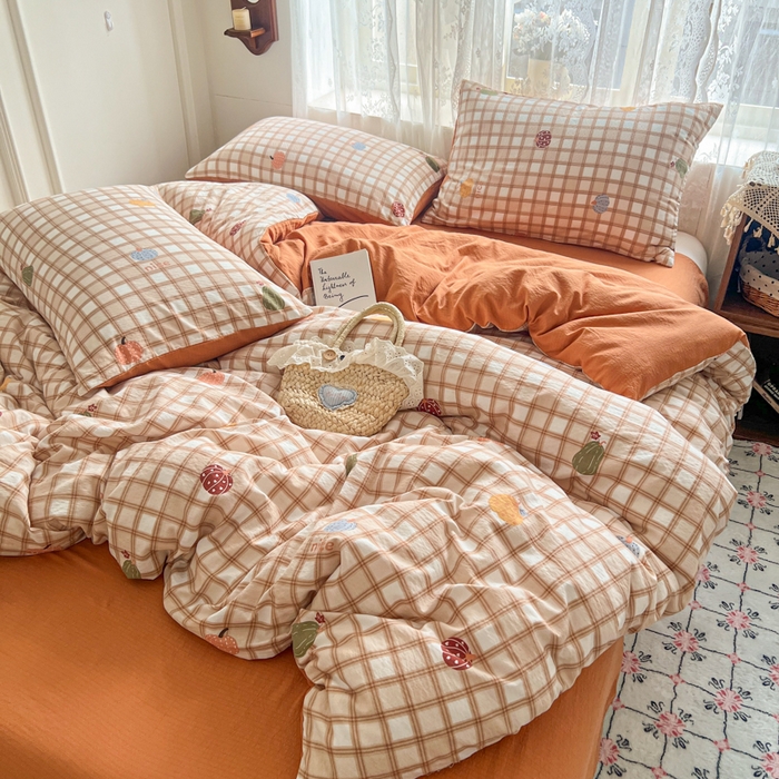 91家纺网 家纺一手货源 找家纺 妖妖家纺 2026新款敲可爱的奶呼呼云感双层纱简约四件套系列 田间瓜瓜