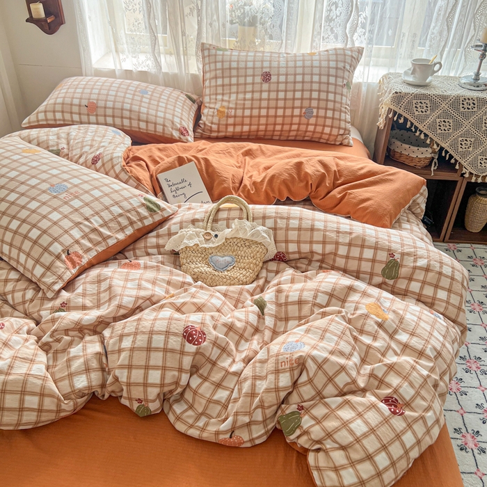 91家纺网 家纺一手货源 找家纺 妖妖家纺 2026新款敲可爱的奶呼呼云感双层纱简约四件套系列 田间瓜瓜