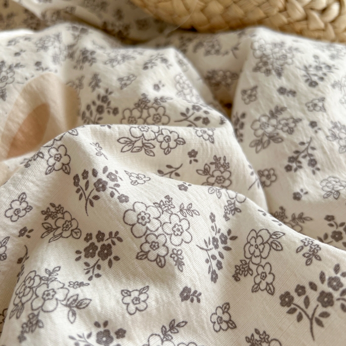 91家纺网 家纺一手货源 找家纺 妖妖家纺 2026新款敲可爱的奶呼呼云感双层纱简约四件套系列 跳跃萌兔