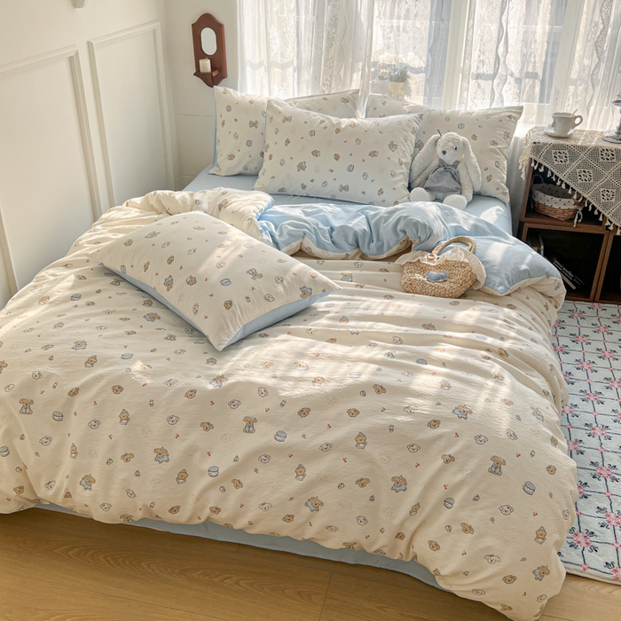 91家纺网 家纺一手货源 找家纺 妖妖家纺 2026新款敲可爱的奶呼呼云感双层纱简约四件套系列 汪汪团簇