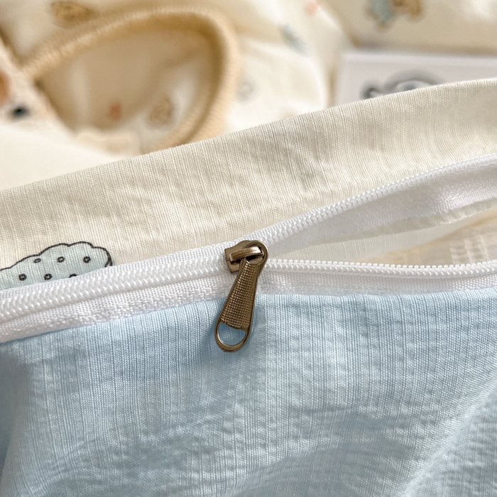 91家纺网 家纺一手货源 找家纺 妖妖家纺 2026新款敲可爱的奶呼呼云感双层纱简约四件套系列 汪汪团簇