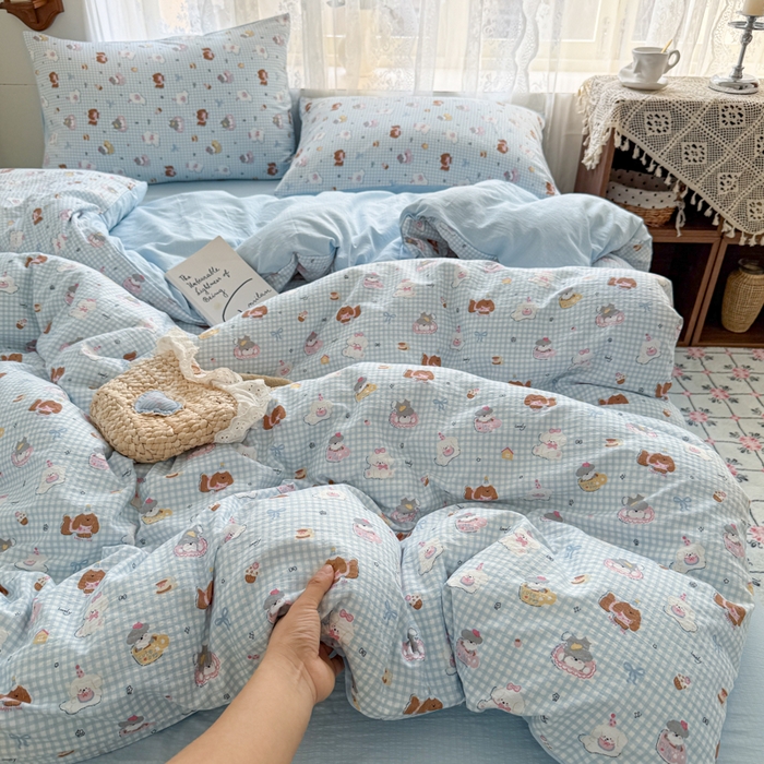 91家纺网 家纺一手货源 找家纺 妖妖家纺 2026新款敲可爱的奶呼呼云感双层纱简约四件套系列 小狗伙伴