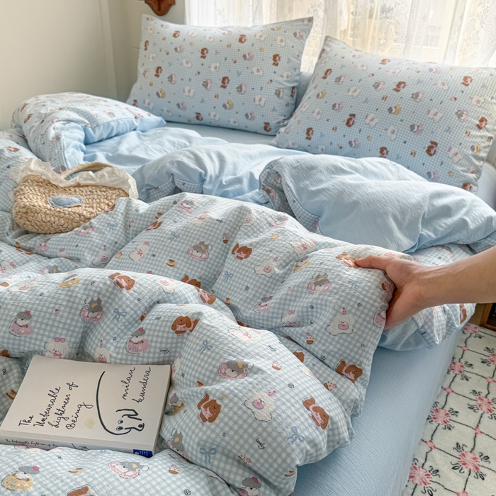 91家纺网 家纺一手货源 找家纺 妖妖家纺 2026新款敲可爱的奶呼呼云感双层纱简约四件套系列 小狗伙伴