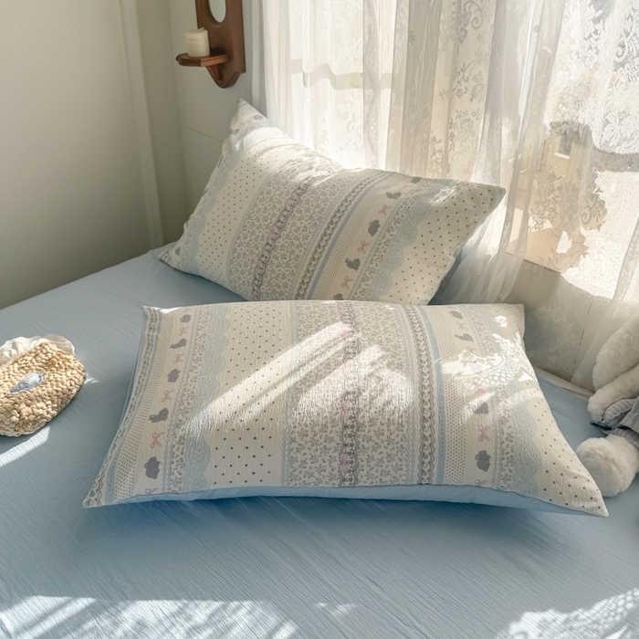 91家纺网 家纺一手货源 找家纺 妖妖家纺 2026新款敲可爱的奶呼呼云感双层纱简约四件套系列 小兔啵啵花