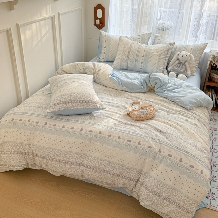 91家纺网 家纺一手货源 找家纺 妖妖家纺 2026新款敲可爱的奶呼呼云感双层纱简约四件套系列 小兔啵啵花