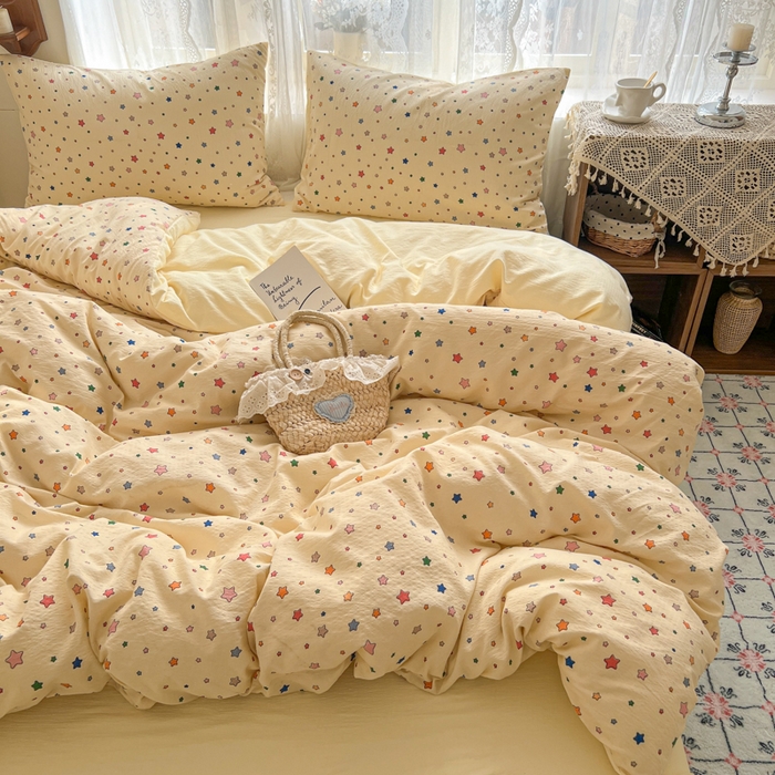 91家纺网 家纺一手货源 找家纺 妖妖家纺 2026新款敲可爱的奶呼呼云感双层纱简约四件套系列 星星流光