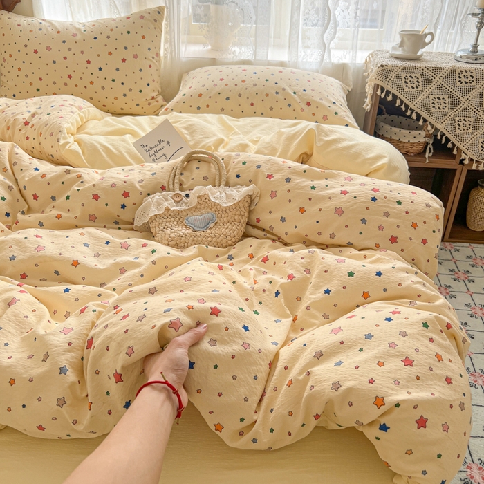 91家纺网 家纺一手货源 找家纺 妖妖家纺 2026新款敲可爱的奶呼呼云感双层纱简约四件套系列 星星流光