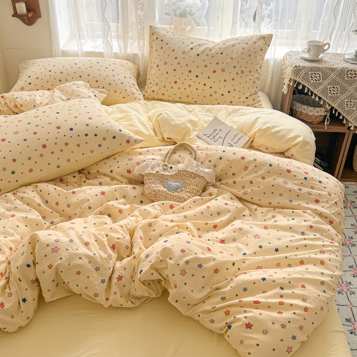 91家纺网 家纺一手货源 找家纺 妖妖家纺 2026新款敲可爱的奶呼呼云感双层纱简约四件套系列 星星流光