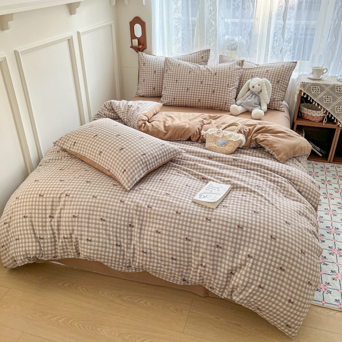 91家纺网 家纺一手货源 找家纺 妖妖家纺 2026新款敲可爱的奶呼呼云感双层纱简约四件套系列 英伦小汪