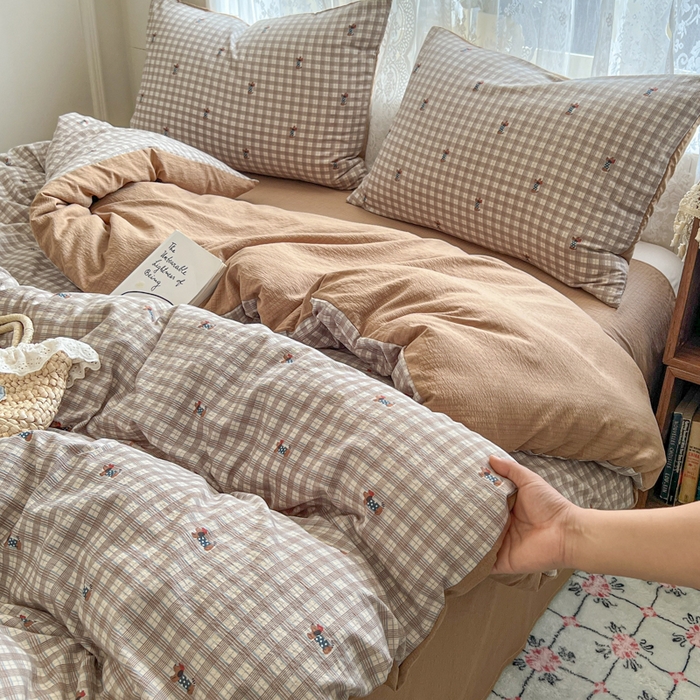 91家纺网 家纺一手货源 找家纺 妖妖家纺 2026新款敲可爱的奶呼呼云感双层纱简约四件套系列 英伦小汪