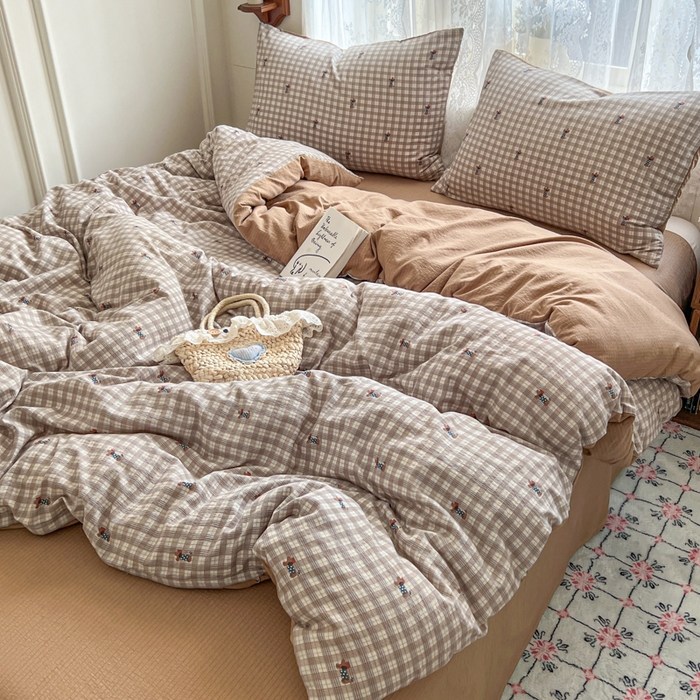 91家纺网 家纺一手货源 找家纺 妖妖家纺 2026新款敲可爱的奶呼呼云感双层纱简约四件套系列 英伦小汪