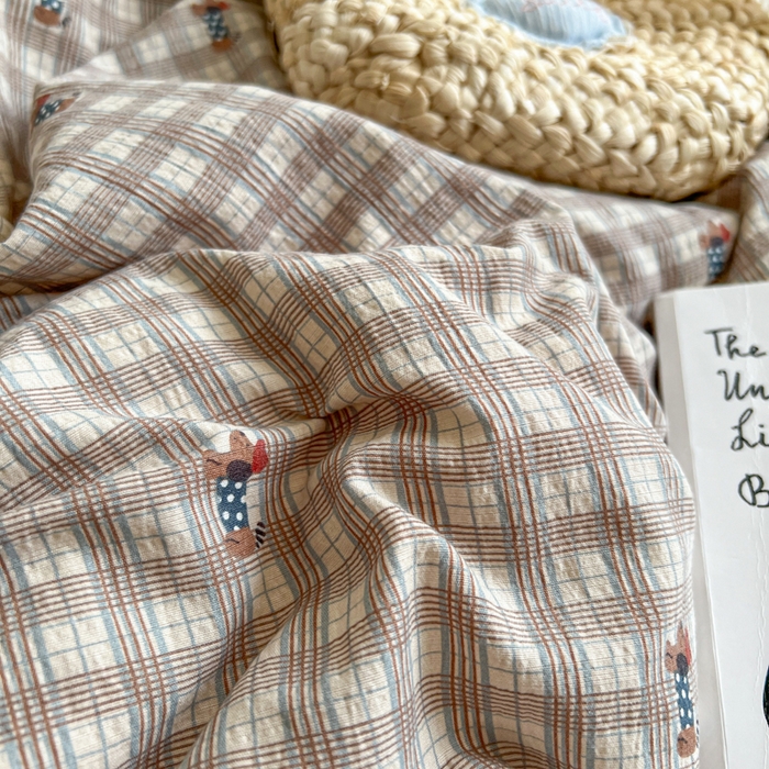 91家纺网 家纺一手货源 找家纺 妖妖家纺 2026新款敲可爱的奶呼呼云感双层纱简约四件套系列 英伦小汪