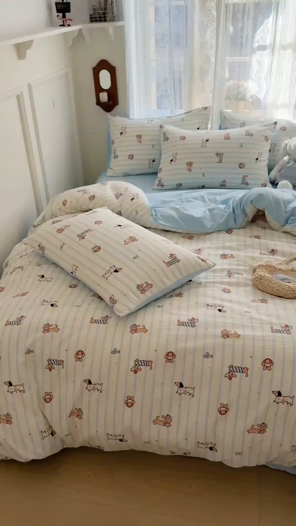 91家纺网 家纺一手货源 找家纺 妖妖家纺 2026新款敲可爱的奶呼呼云感双层纱简约四件套系列 治愈小狗