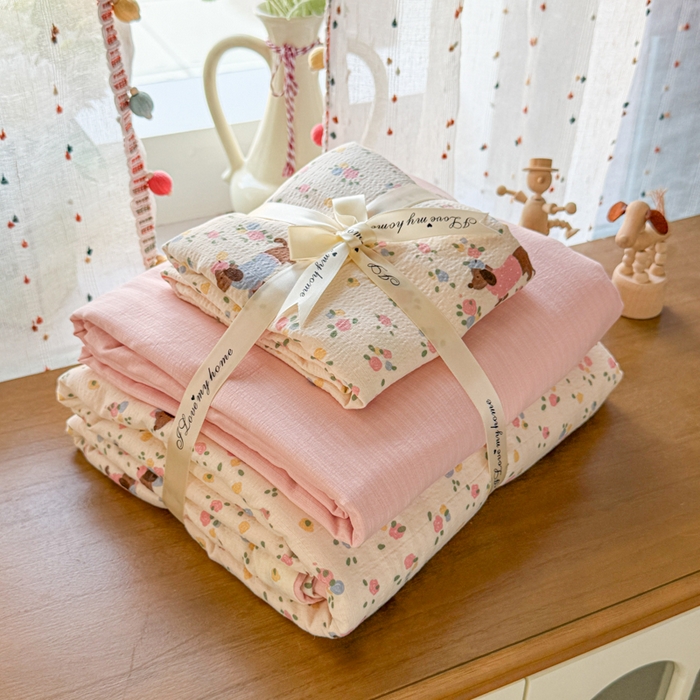 91家纺网 家纺一手货源 找家纺 妖妖家纺 2026新款敲可爱的奶呼呼云感双层纱简约四件套系列 叠拍