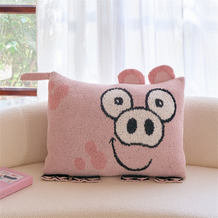 91家纺网 家纺一手货源 找家纺 暖绵绵家纺 2026新款可爱卡通半边绒抱枕含芯-黎花猪（大号抱枕券后/折后零售价不得低于153元，小号抱枕不得低于99元） 小号黎花猪