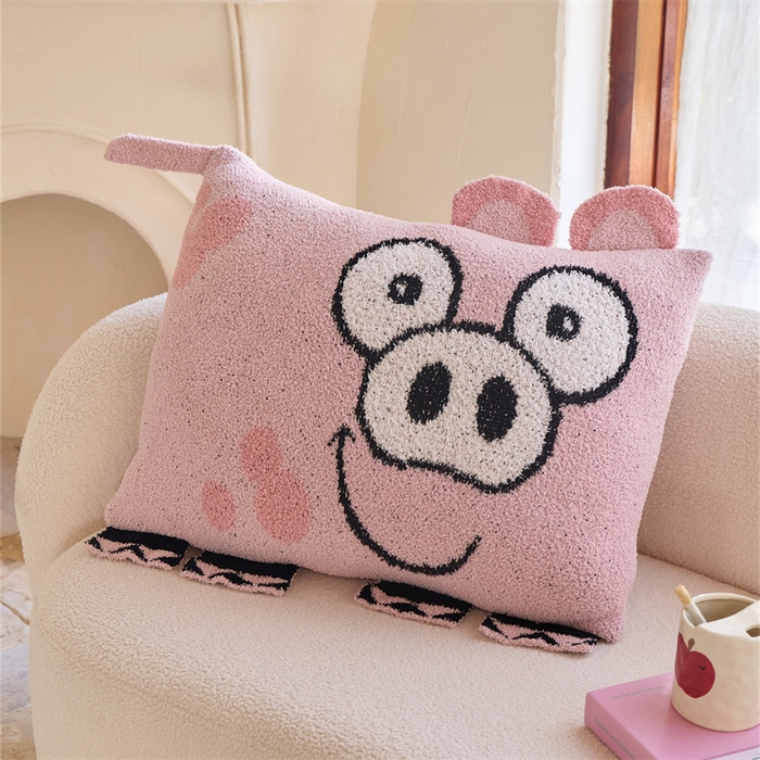 91家纺网 家纺一手货源 找家纺 暖绵绵家纺 2026新款可爱卡通半边绒抱枕含芯-黎花猪（大号抱枕券后/折后零售价不得低于153元，小号抱枕不得低于99元） 小号黎花猪