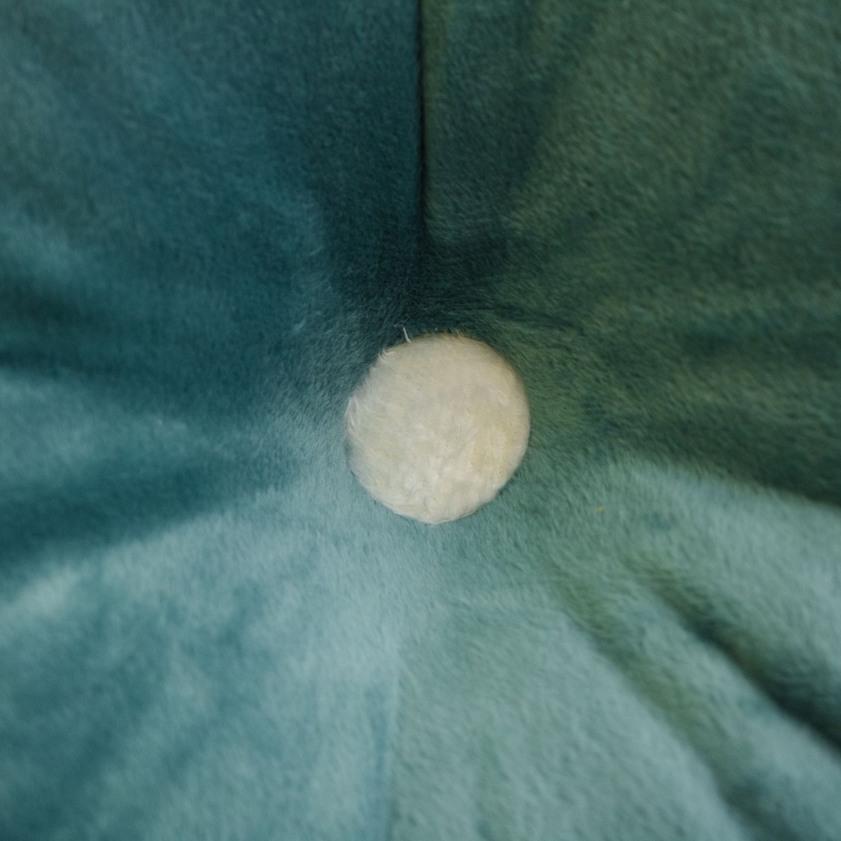 91家纺网 家纺一手货源 找家纺 沐沐家纺 2026新款宝宝绒三角大靠垫 湖绿