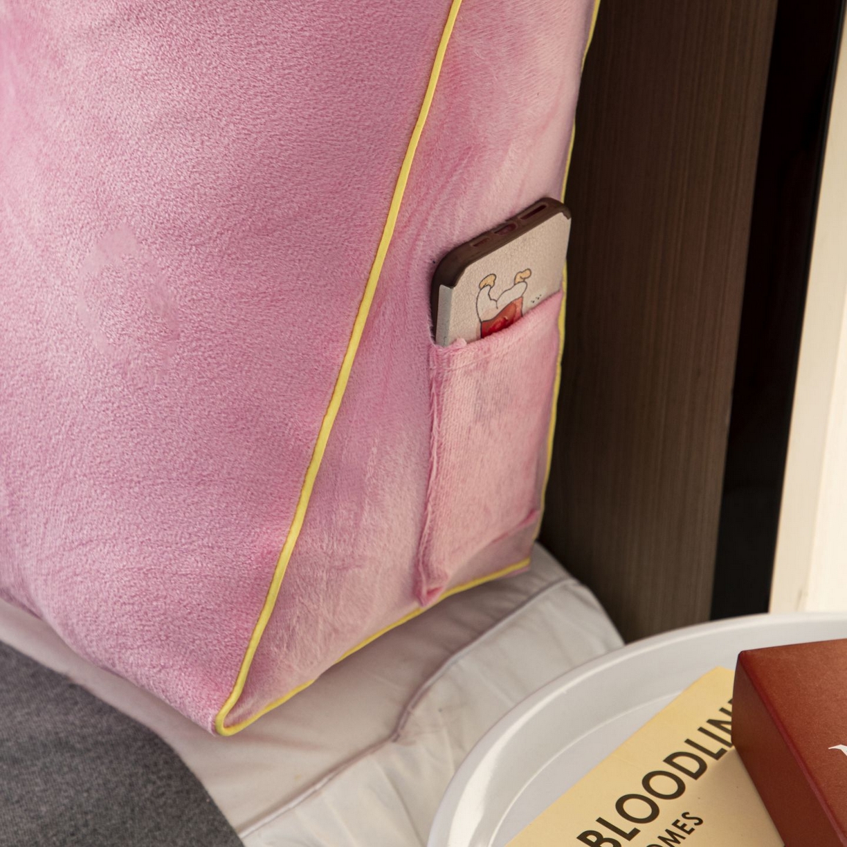 91家纺网 家纺一手货源 找家纺 沐沐家纺 2026新款宝宝绒三角大靠垫 粉色