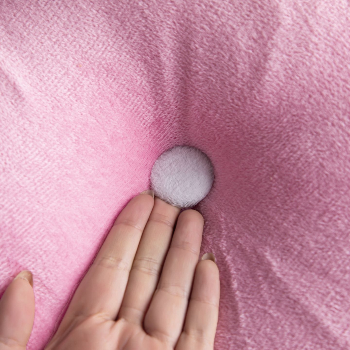 91家纺网 家纺一手货源 找家纺 沐沐家纺 2026新款宝宝绒三角大靠垫 粉色