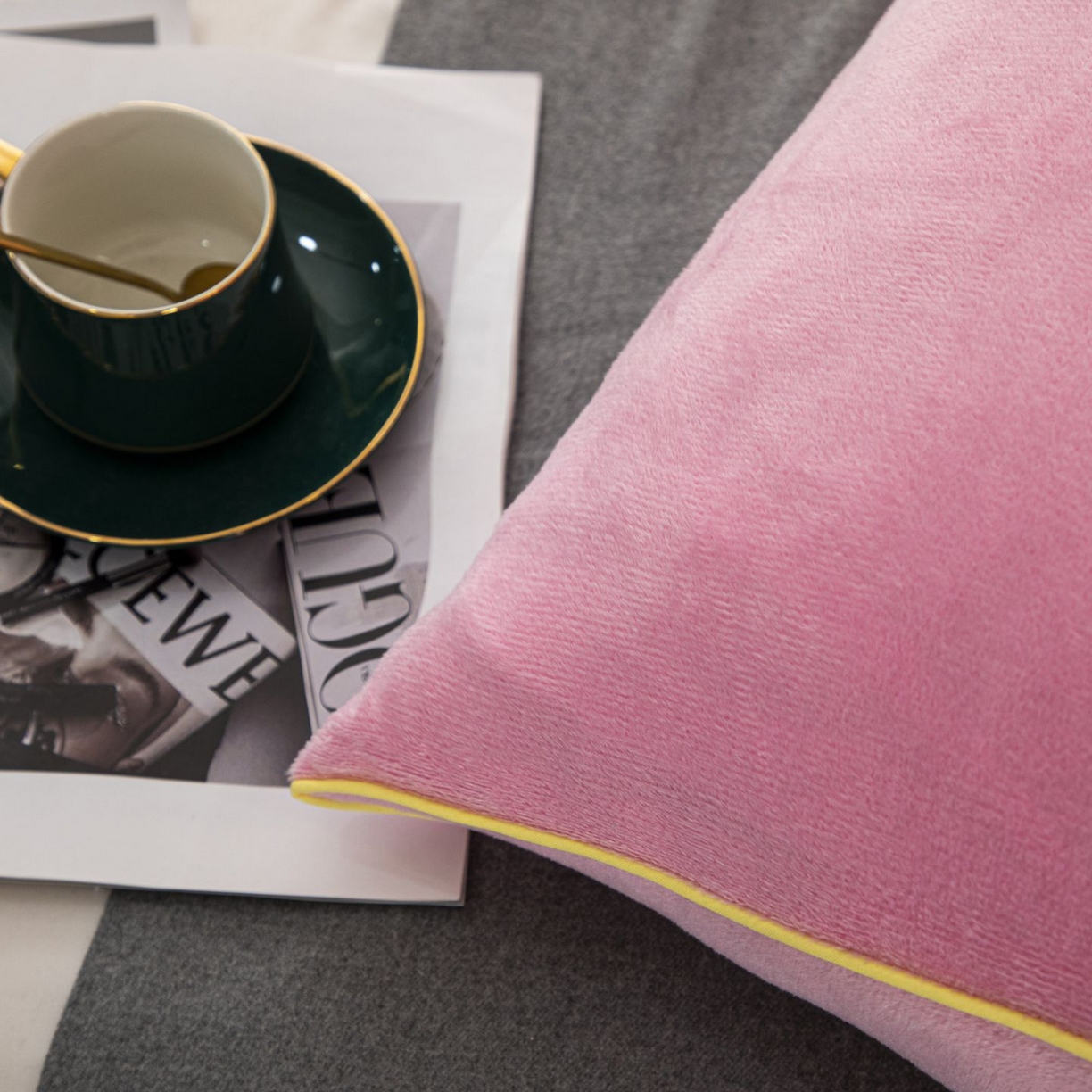 91家纺网 家纺一手货源 找家纺 沐沐家纺 2026新款宝宝绒三角大靠垫 粉色