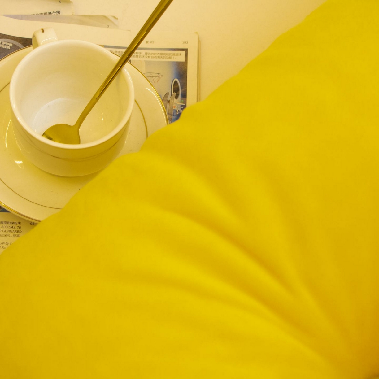 91家纺网 家纺一手货源 找家纺 沐沐家纺 2026新款宝宝绒三角大靠垫 黄色