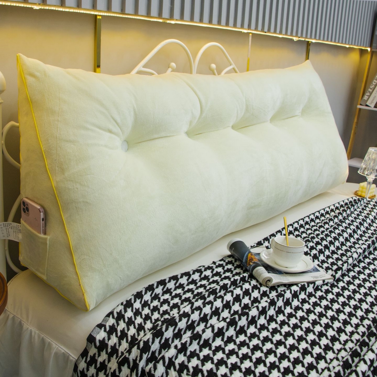 91家纺网 家纺一手货源 找家纺 沐沐家纺 2026新款宝宝绒三角大靠垫 米白