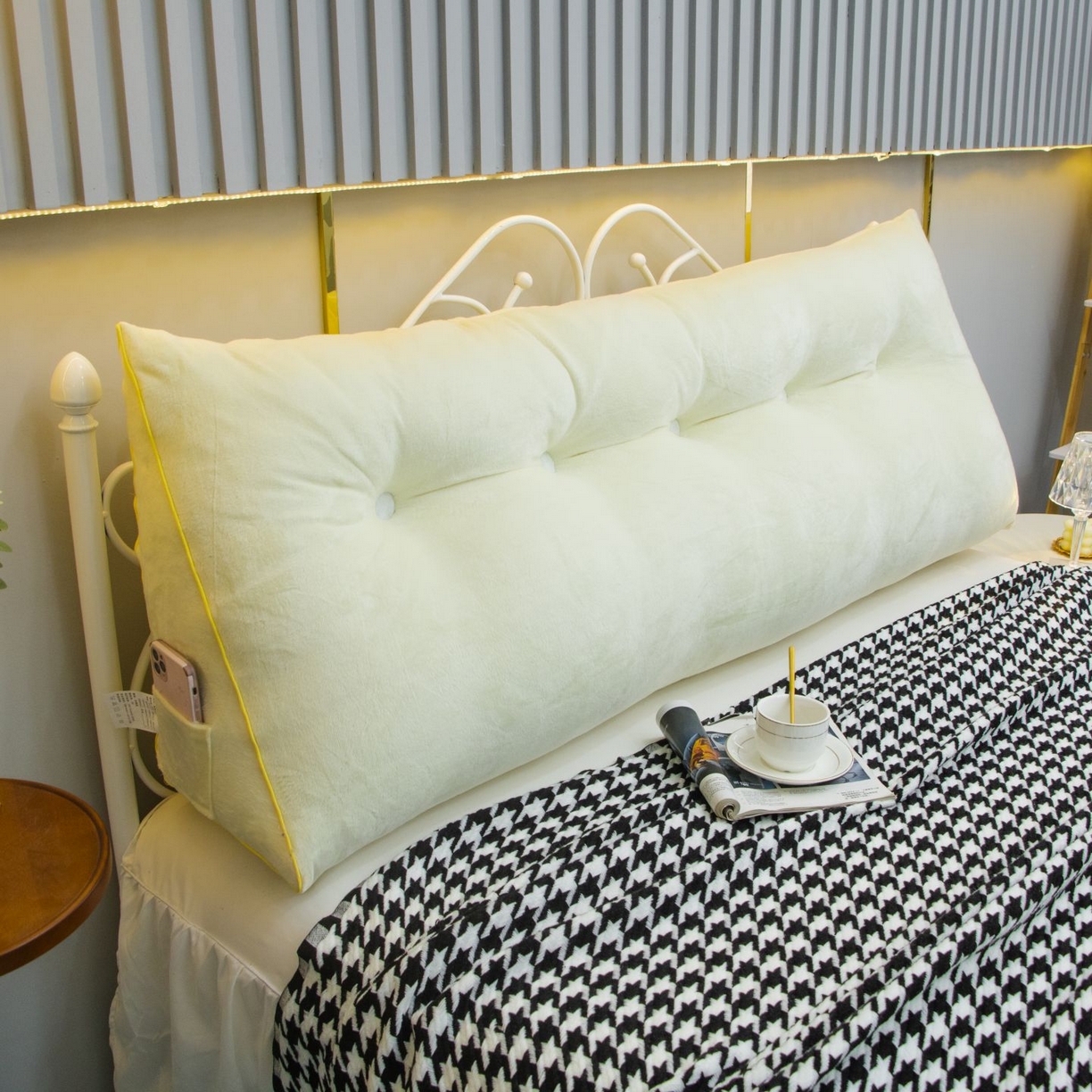 91家纺网 家纺一手货源 找家纺 沐沐家纺 2026新款宝宝绒三角大靠垫 米白